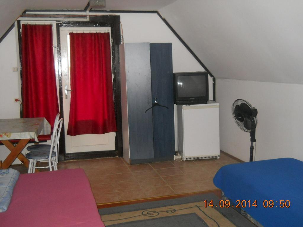 Fenyves Nyaralo Villa Hajduszoboszlo Room photo